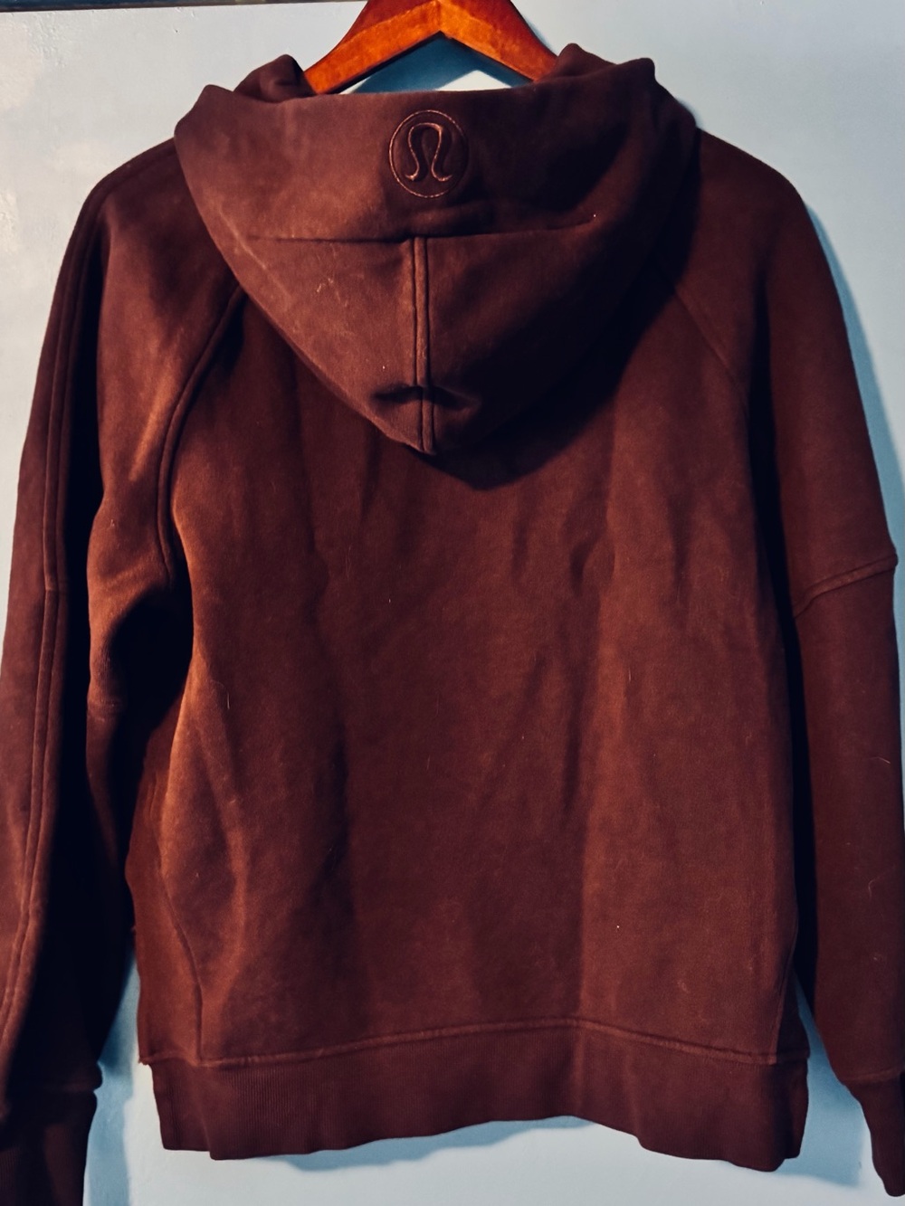 Lululemon women’s Plum Logo Hoodie XS/S (size 6) Like New
